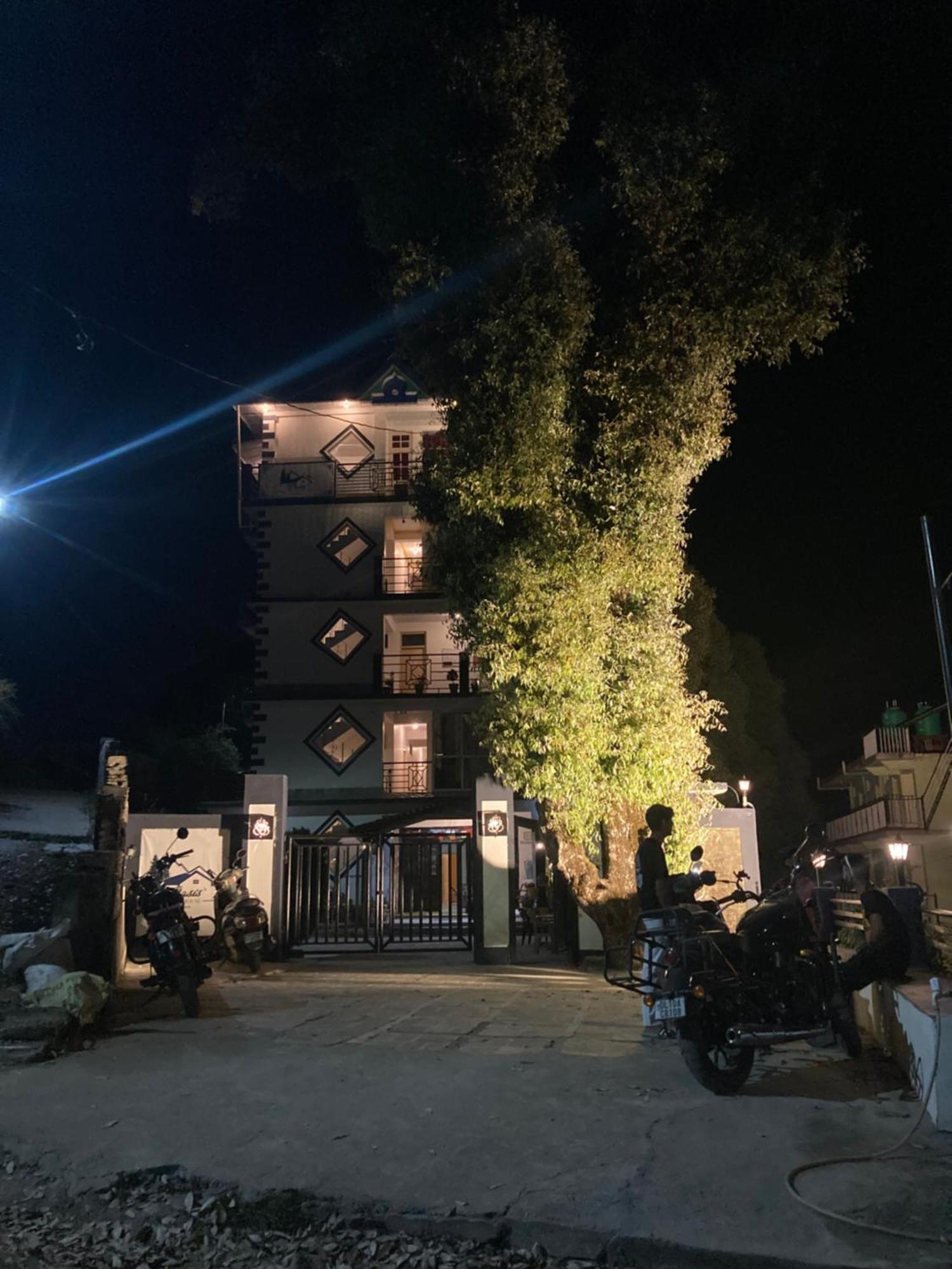 Oasis Guest House Bhagsu D'Shala Dharamshala Exterior photo